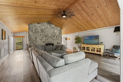 Casa en venta en Brooksville, Florida, 9 dormitorios, 474.17 m2 № 1856608 - foto 12