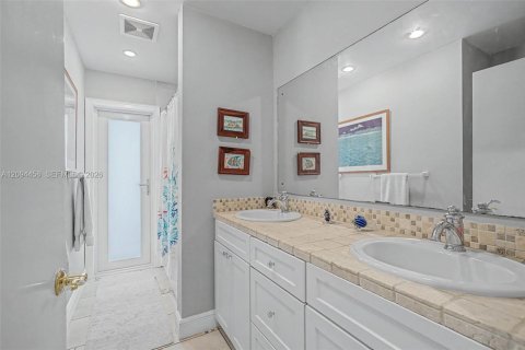 Casa en venta en Palmetto Bay, Florida, 4 dormitorios, 226.22 m2 № 2383240 - foto 15