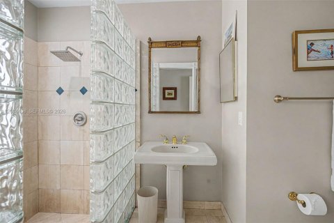 Casa en venta en Palmetto Bay, Florida, 4 dormitorios, 226.22 m2 № 2383240 - foto 11