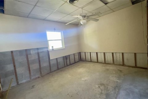 Condo in Port Charlotte, Florida, 2 bedrooms № 2156896 - photo 11