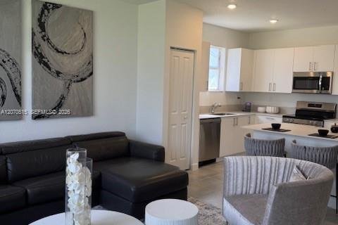 Villa ou maison à louer à Homestead, Floride: 3 chambres, 215.44 m2 № 2300208 - photo 6
