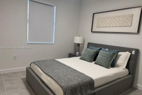 Villa ou maison à louer à Homestead, Floride: 3 chambres, 215.44 m2 № 2300208 - photo 11