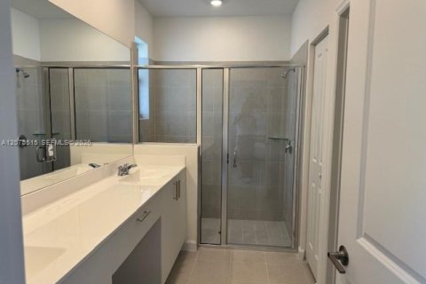 Villa ou maison à louer à Homestead, Floride: 3 chambres, 215.44 m2 № 2300208 - photo 10