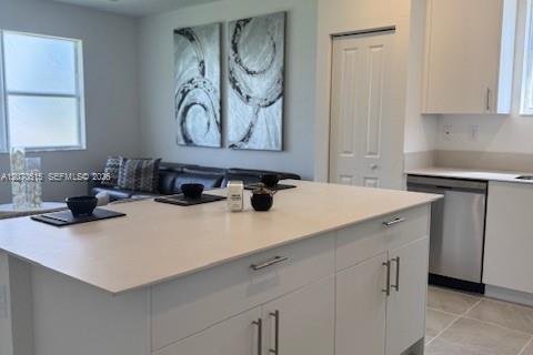 Villa ou maison à louer à Homestead, Floride: 3 chambres, 215.44 m2 № 2300208 - photo 2