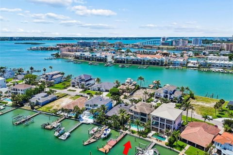 Villa ou maison à vendre à Clearwater, Floride: 4 chambres, 374.95 m2 № 2302179 - photo 2