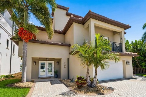 Villa ou maison à vendre à Clearwater, Floride: 4 chambres, 374.95 m2 № 2302179 - photo 4