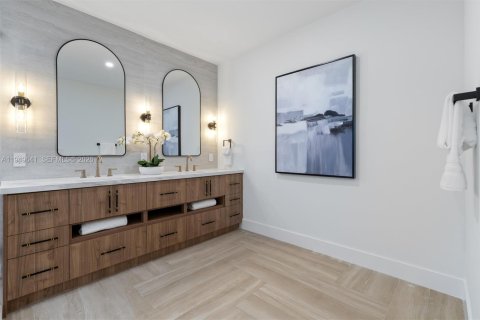 Villa ou maison à vendre à Miami, Floride: 4 chambres, 251.39 m2 № 2005246 - photo 12