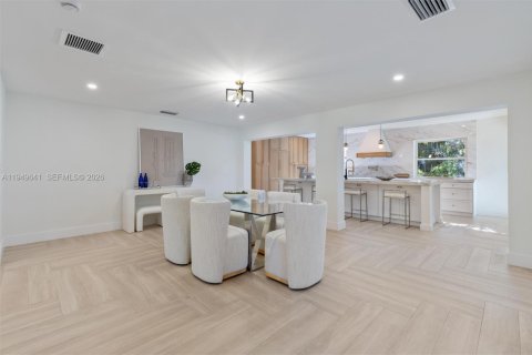 Villa ou maison à vendre à Miami, Floride: 4 chambres, 251.39 m2 № 2005246 - photo 8