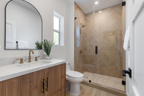 Villa ou maison à vendre à Miami, Floride: 4 chambres, 251.39 m2 № 2005246 - photo 9