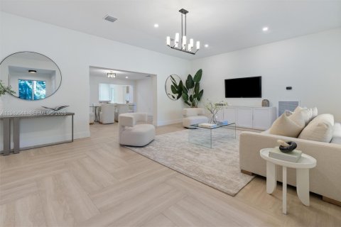 Villa ou maison à vendre à Miami, Floride: 4 chambres, 251.39 m2 № 2005246 - photo 2
