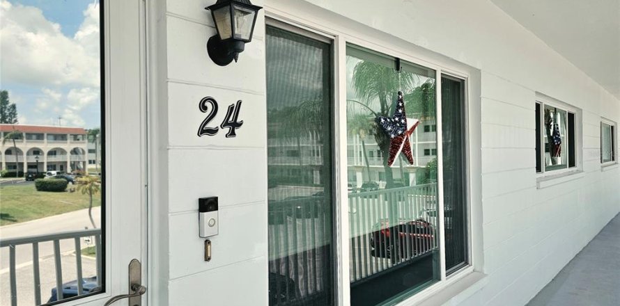 Condominio en Clearwater, Florida, 2 dormitorios № 2226905