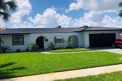 Casa en Plantation, Florida 4 dormitorios, 223.8 m2 № 2245884