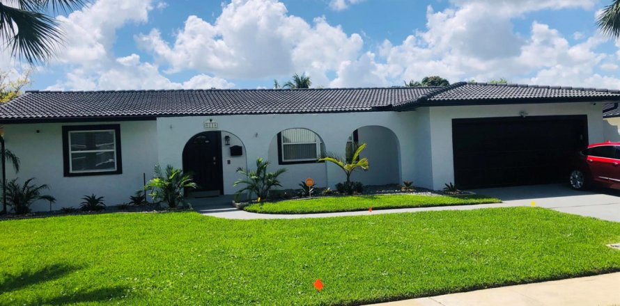 Casa en Plantation, Florida 4 dormitorios, 223.8 m2 № 2245884