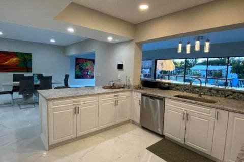 Casa en alquiler en Plantation, Florida, 4 dormitorios, 223.8 m2 № 2245884 - foto 29