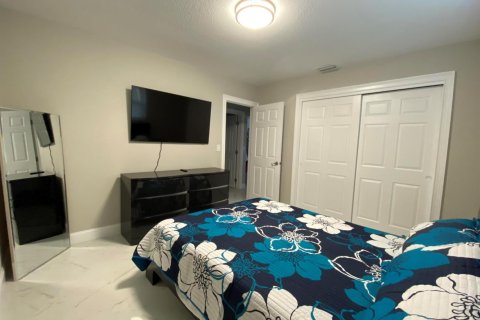 Casa en alquiler en Plantation, Florida, 4 dormitorios, 223.8 m2 № 2245884 - foto 18