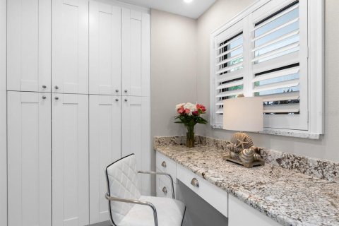 Condo in Sarasota, Florida, 2 bedrooms  № 1821361 - photo 10