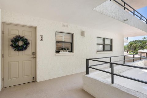 Condo in Sarasota, Florida, 2 bedrooms  № 1821361 - photo 5