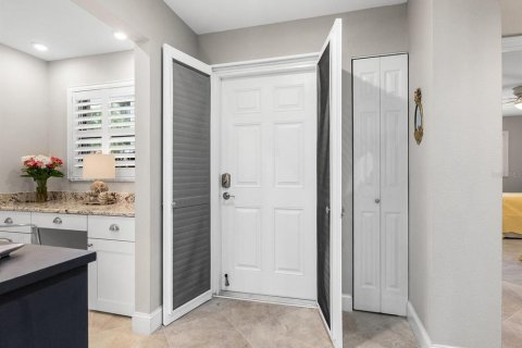 Condo in Sarasota, Florida, 2 bedrooms  № 1821361 - photo 6
