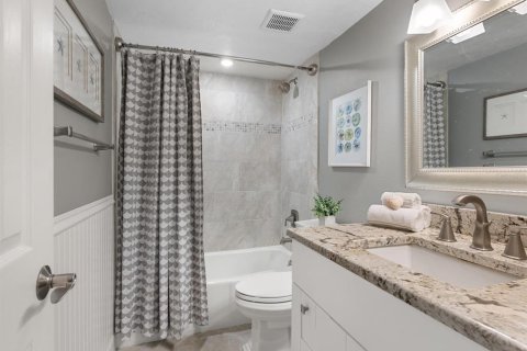 Condo in Sarasota, Florida, 2 bedrooms  № 1821361 - photo 24
