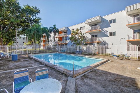 Copropriété à louer à Miami, Floride: 2 chambres, 78.04 m2 № 1976617 - photo 25