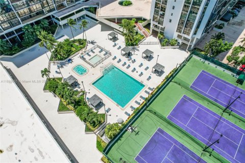 Copropriété à louer à Miami, Floride: 3 chambres, 306.58 m2 № 1964189 - photo 9