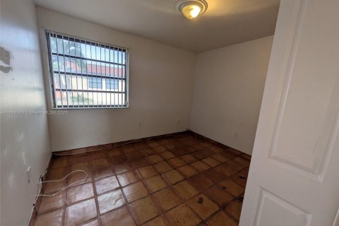 Touwnhouse à louer à Miami, Floride: 3 chambres, 114.18 m2 № 1943636 - photo 12