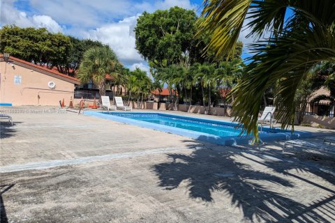 Touwnhouse à louer à Miami, Floride: 3 chambres, 114.18 m2 № 1943636 - photo 23