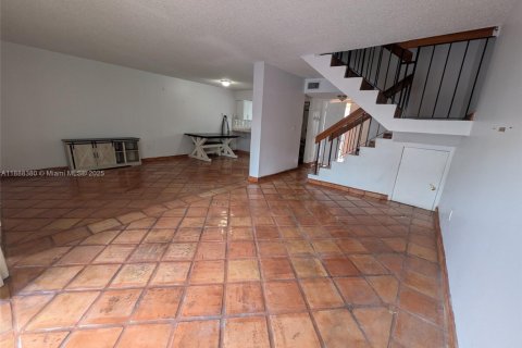 Touwnhouse à louer à Miami, Floride: 3 chambres, 114.18 m2 № 1943636 - photo 4