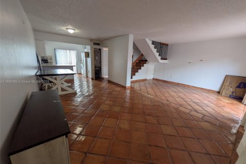 Touwnhouse à louer à Miami, Floride: 3 chambres, 114.18 m2 № 1943636 - photo 3
