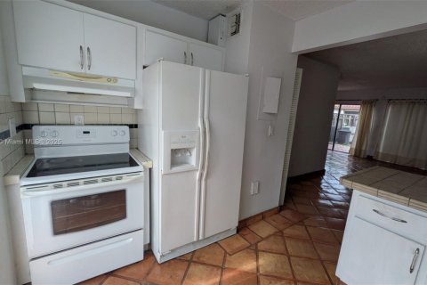 Touwnhouse à louer à Miami, Floride: 3 chambres, 114.18 m2 № 1943636 - photo 6