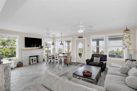 Villa ou maison à vendre à New Smyrna Beach, Floride: 4 chambres, 181.35 m2 № 1801823 - photo 18