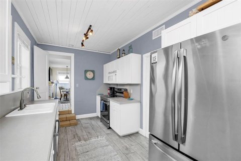 Villa ou maison à vendre à New Smyrna Beach, Floride: 4 chambres, 181.35 m2 № 1801823 - photo 10