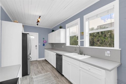 Villa ou maison à vendre à New Smyrna Beach, Floride: 4 chambres, 181.35 m2 № 1801823 - photo 13