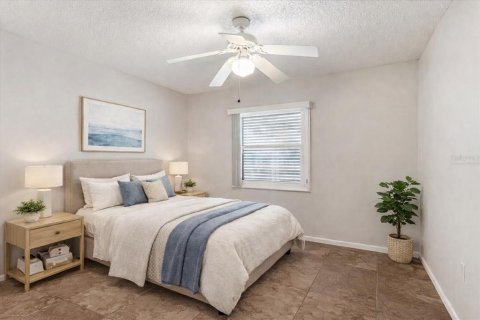 Villa ou maison à vendre à Sarasota, Floride: 2 chambres, 151.43 m2 № 2142460 - photo 6