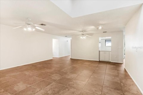 Villa ou maison à vendre à Sarasota, Floride: 2 chambres, 151.43 m2 № 2142460 - photo 8