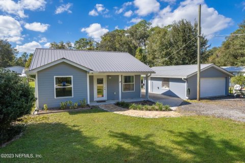 House in Crescent City, Florida 2 bedrooms, 76.92 sq.m. № 818006 - photo 1