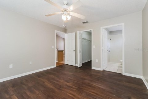 House in New Port Richey, Florida 3 bedrooms, 116.69 sq.m. № 2379606 - photo 10