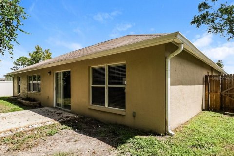 House in New Port Richey, Florida 3 bedrooms, 116.69 sq.m. № 2379606 - photo 16