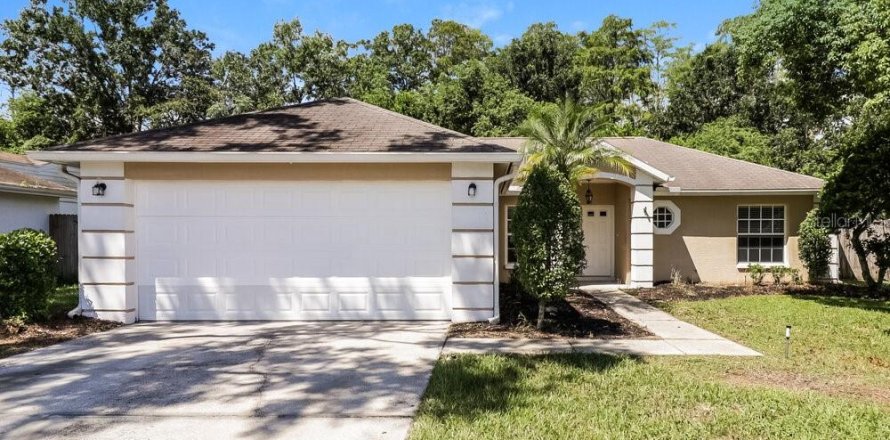House in New Port Richey, Florida 3 bedrooms, 116.69 sq.m. № 2379606