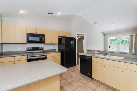 House in New Port Richey, Florida 3 bedrooms, 116.69 sq.m. № 2379606 - photo 7
