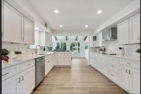 Casa en alquiler en Lutz, Florida, 4 dormitorios, 354.42 m2 № 2287477 - foto 8