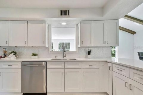 Casa en alquiler en Lutz, Florida, 4 dormitorios, 354.42 m2 № 2287477 - foto 10