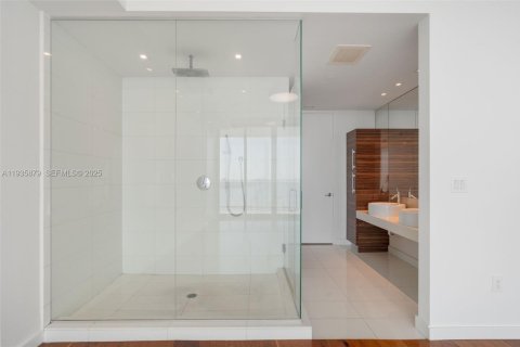 Condo in Miami, Florida, 3 bedrooms  № 1994067 - photo 17