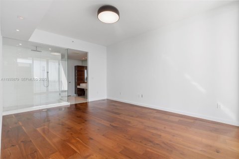 Condo in Miami, Florida, 3 bedrooms  № 1994067 - photo 15