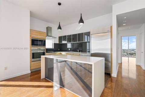 Condo in Miami, Florida, 3 bedrooms  № 1994067 - photo 11