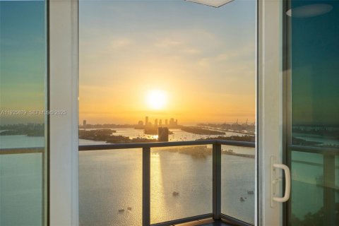 Condo in Miami, Florida, 3 bedrooms  № 1994067 - photo 5