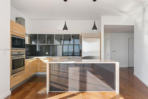 Condo in Miami, Florida, 3 bedrooms  № 1994067 - photo 13