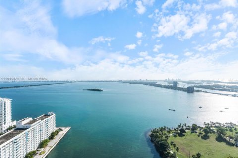 Condo in Miami, Florida, 3 bedrooms  № 1994067 - photo 8
