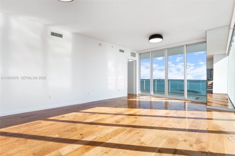 Condo in Miami, Florida, 3 bedrooms  № 1994067 - photo 3
