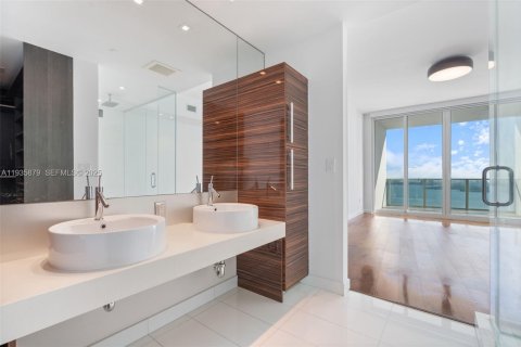 Condo in Miami, Florida, 3 bedrooms  № 1994067 - photo 18
